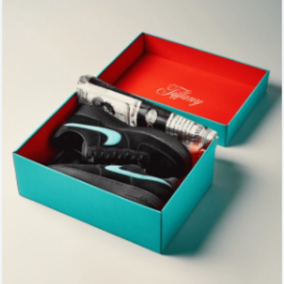 Tiffany and Co. x Nike Air Force One '1837' size 7M / 8.5W - Picture 1 of 2